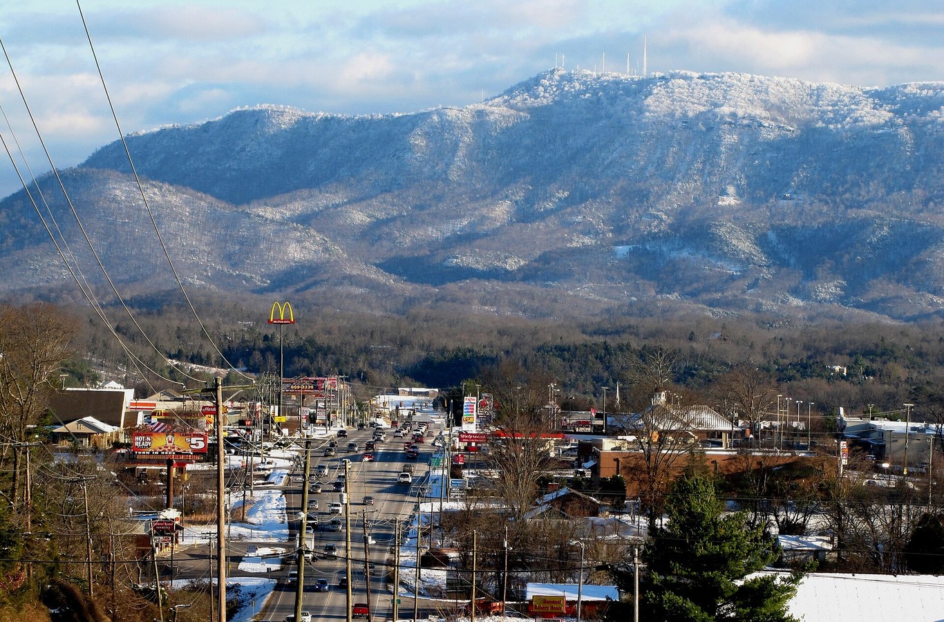 Chapman Highway, US 441, running through Seymour, TN, with Bluff Mountain behind